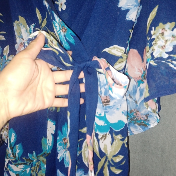 FLORAL SHORTS ROMPER - Picture 6 of 13